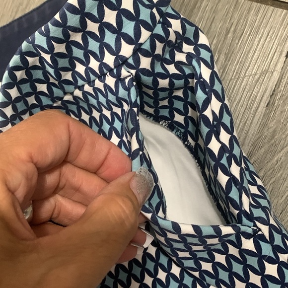 Boden Flat Front Blue Geometric Print Stretch Woven Shorts size 16 - Picture 7 of 9